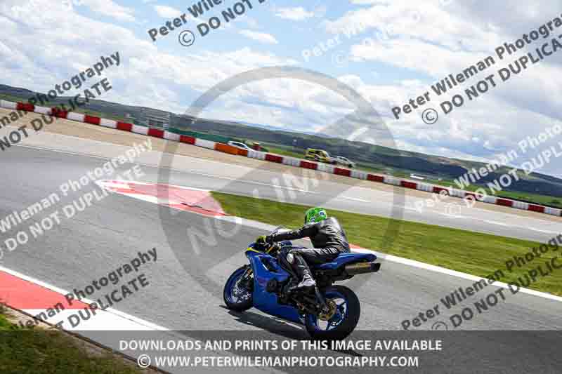 cadwell no limits trackday;cadwell park;cadwell park photographs;cadwell trackday photographs;enduro digital images;event digital images;eventdigitalimages;navarra;no limits trackdays;peter wileman photography;racing digital images;trackday digital images;trackday photos